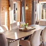 Verhof 9p With Sauna Hot Tub * Vradal